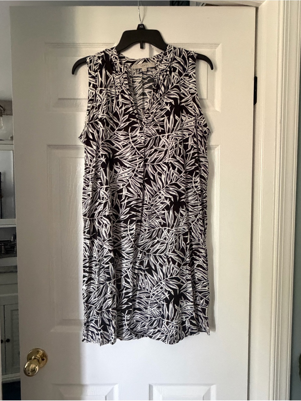 LOFT Black and White Leaf-Print Sleeveless Dress
